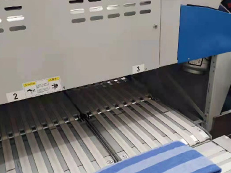 句容巾类折叠机-01